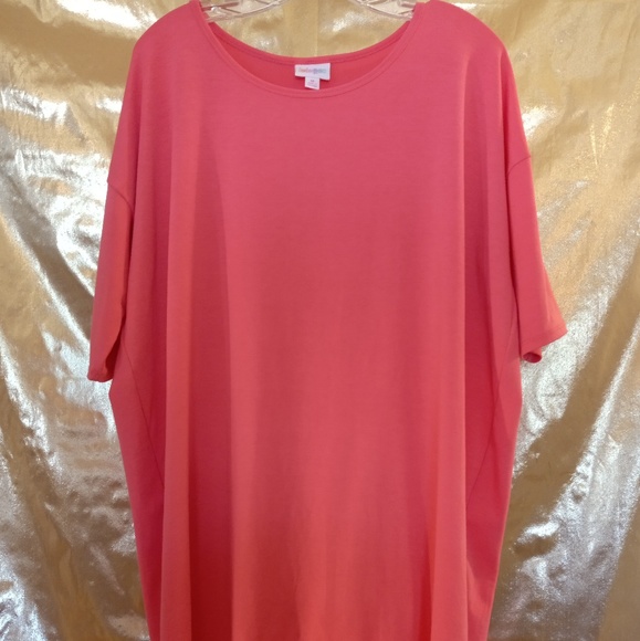LuLaRoe Tops - 🌵LULAROE Peach Blouse Sz M